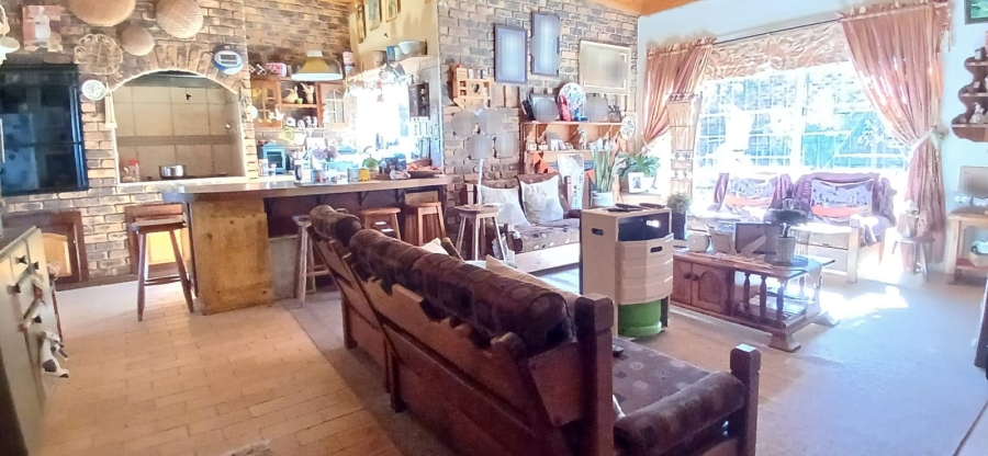 5 Bedroom Property for Sale in La Provance Free State
